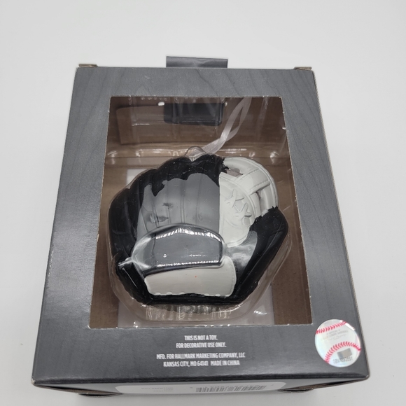 Hallmark Ornaments San Francisco Giants - Picture 2 of 5